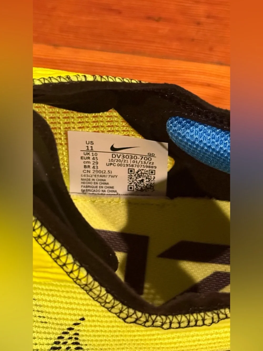 Nike Men's Athletic Shoes Neon Yellow Blue Red - Picture 6 of 6